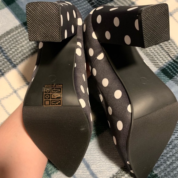 NWOT SHEIN size 7 US Polka Dot Pump Heel - Picture 3 of 4